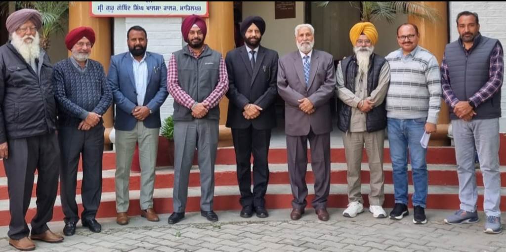 Preparations for Santosh Trophy Football Championship to be held from December 15 at Khalsa College Mahilpur are complete  the opening match will be between Jammu and Kashmir and Ladakh